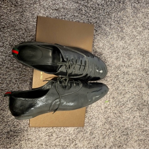 π€ GUCCI BLACK PATENT LEATHER LACE UP LOAFERS! - Picture 3 of 10